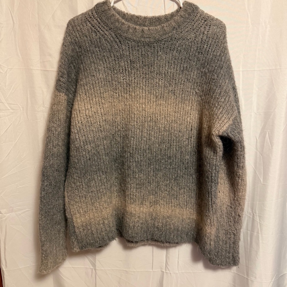 Banana Republic Gray and Cream Women's Sweater - Picture 1 of 6